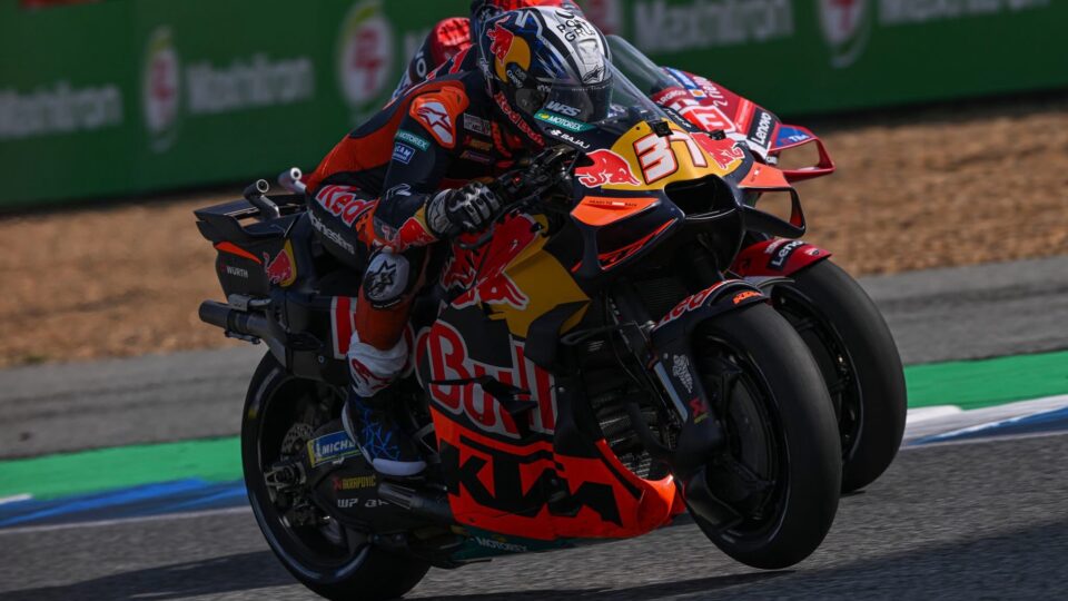 Pedro Acosta leaves Thailand leading standings after strong opener