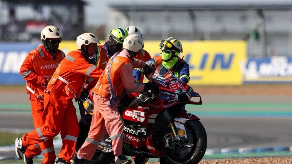 Marquez explains sudden Thai GP exit after tyre blowout