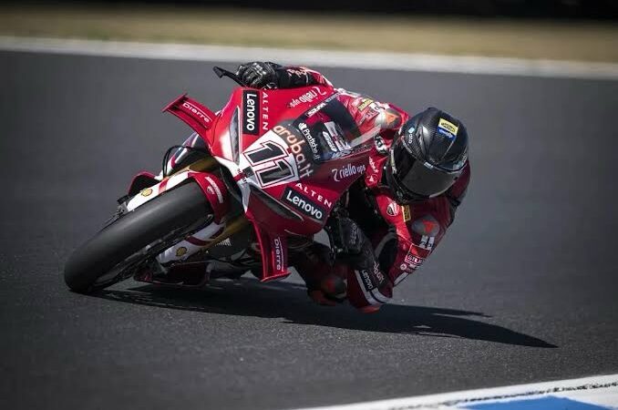 Bulega Smashes Portimao Lap Record to Steal Pole From Lecuona in Superpole