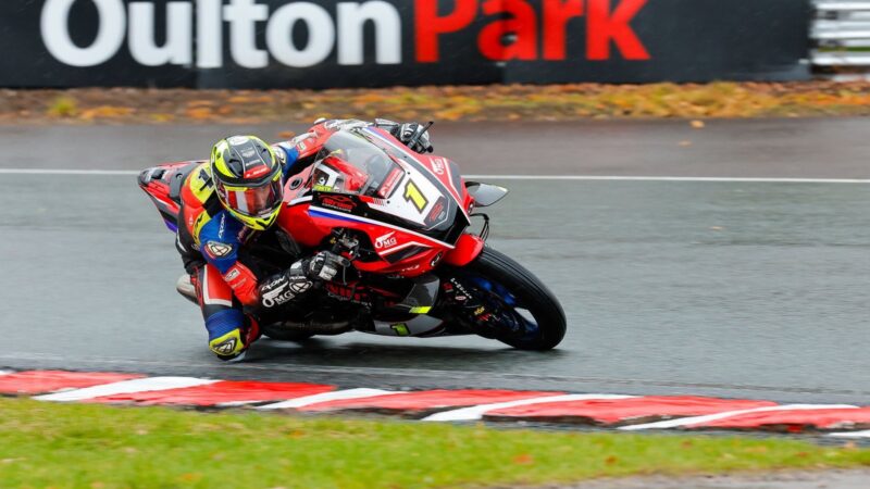 REIGNING BSB CHAMPION RYDE AND IRWIN DEBUT NEW DUCATI AT DONINGTON