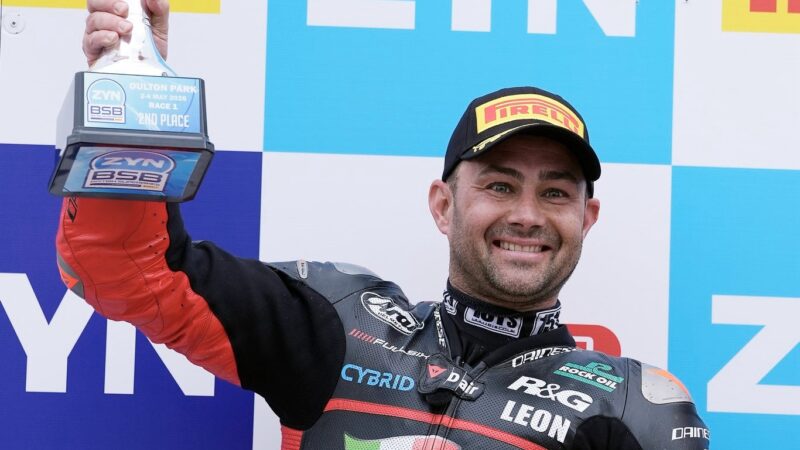 Leon Haslam grabs second place after epic Oulton Park podium duel