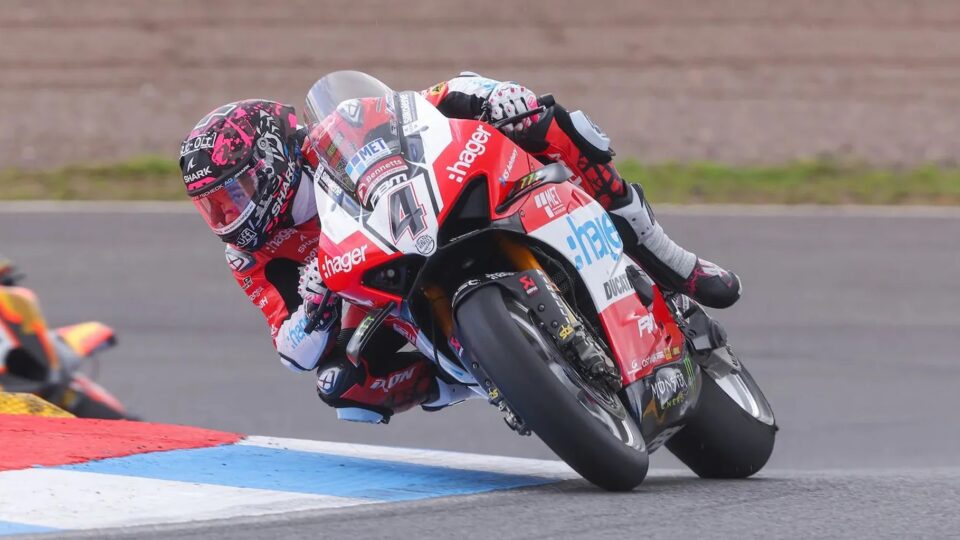 Former champion Scott Redding claims fifth in Oulton Park opener