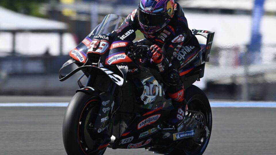Martin Beats Bezzecchi in Le Mans Classic as Ogura Claims First MotoGP Podium